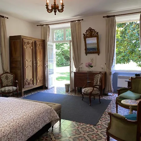 La Seigneurie De Bed and breakfast Tillac