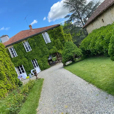 La Seigneurie De Bed and breakfast Tillac