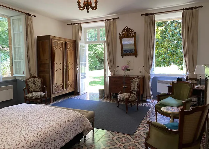 La Seigneurie De Bed and breakfast Tillac