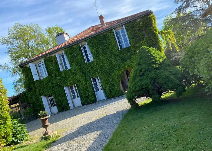 La Seigneurie De Tillac