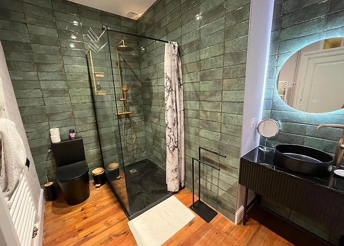 La Seigneurie De Bed and breakfast Tillac