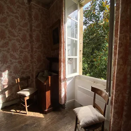 La Seigneurie De Bed & Breakfast