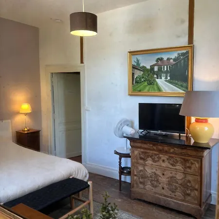 La Seigneurie De Bed & Breakfast Tillac